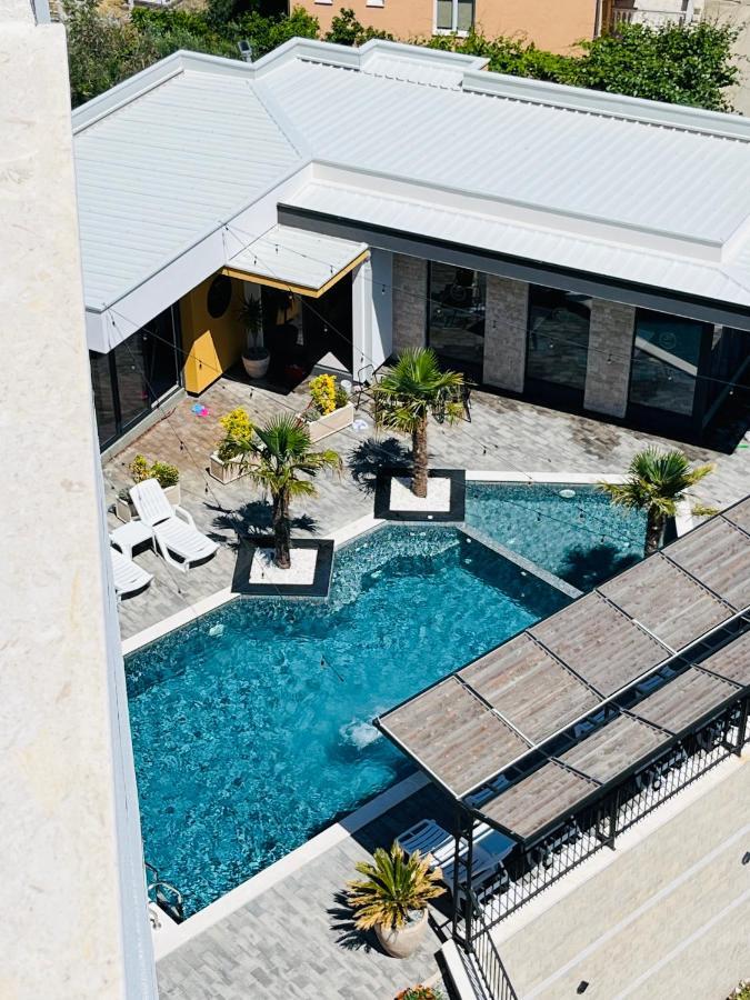 Art'S Apartment Mit Pool Ulcinj Pinjes Exterior foto